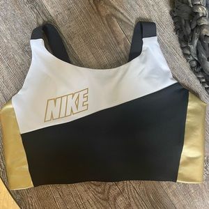New Nike Dri-Fit metallic gold, black and white   sports bra/ cropped tank sz M